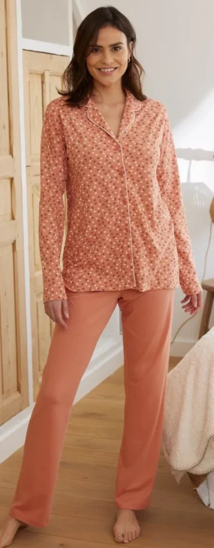 Korall kabát pizsama nőknek – ideális ajándék nagymamának